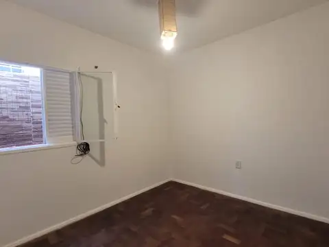 Departamento  de 2 dormitorios en planta baja a 50m de Bv!