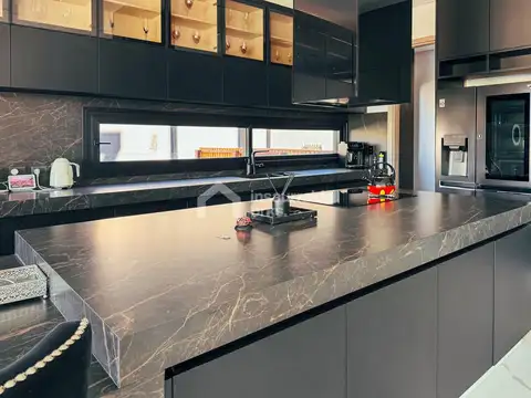 CASA EN ALQUILER TEMPORARIO EN EL YACHT,TIGRE! 3 PLANTAS Y 4 DORMITORIOS CON SALA DE MICROCINE!