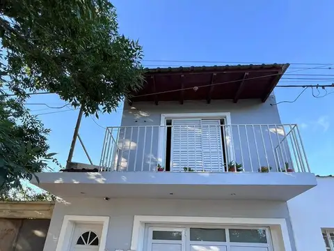 Casa 2 ambientes con 3 baños