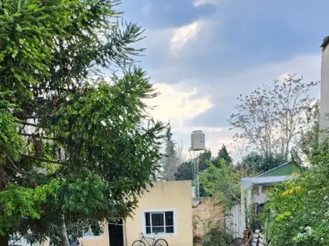 casa sobre lote de 10 x 43 , gonnet