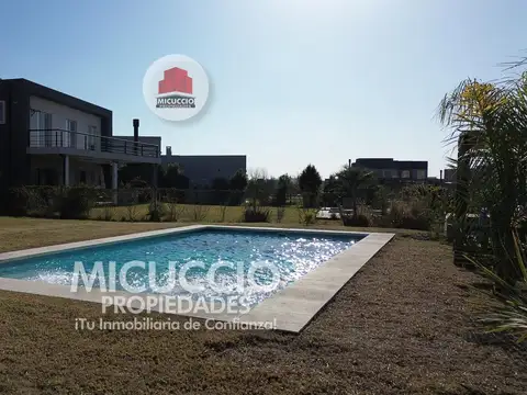 Casa 4 ambientes con 3 baños