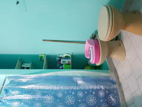 AMPLIO CHALET (HECHO DOS DEPARTAMENTOS) - TODOS LOS SERVICIOS CONECTADOS 