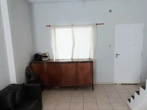 Casa 7 ambientes con 3 baños
