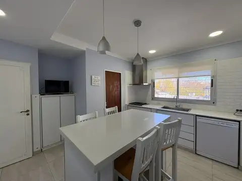 Depto Tipo Casa 6 ambientes con 3 baños