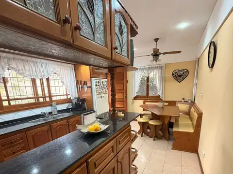 CASA 5 AMBIENTES VILLA BALLESTER