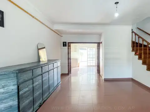 Depto Tipo Casa en Venta de 4 ambientes