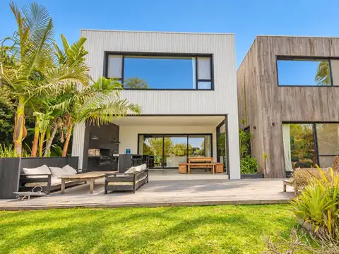 Casa en venta a la laguna en Barrio San Rafael, Villanueva