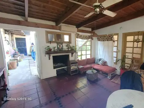Casa 8 ambientes con 3 baños