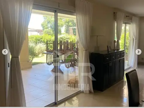 Casa 5 ambientes con 5 baños