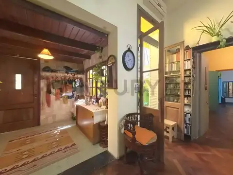 Venta PH 4 ambientes en Villa Urquiza – Terraza, 2 patios, sin expensas y excelente circulación