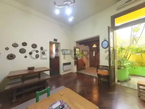 Venta PH 4 ambientes en Villa Urquiza – Terraza, 2 patios, sin expensas y excelente circulación