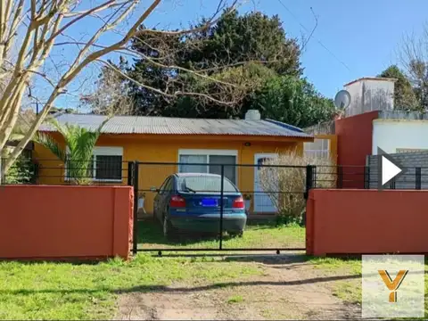 Casa 2 Dorm - Terreno 320m² - Cochera x2 - Calle 411, La Plata