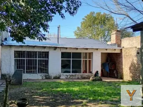 Casa 2 Dorm - Terreno 320m² - Cochera x2 - Calle 411, La Plata