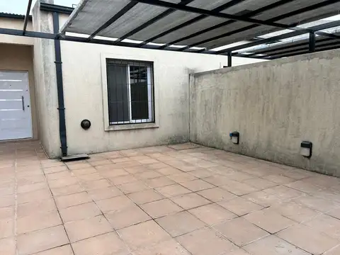 Casa en Alquiler en Sarmiento  - Lujan, $ 650.000
