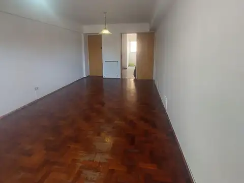 Departamento 2 dormitorios 1 baño cocina separada con balcón en Nueva Córdoba