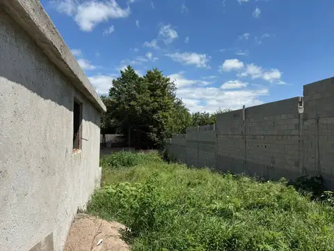 VENTA GALPÓN EN UNQUILLO CON VIVIENDA Y BAÑOS 