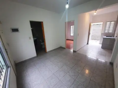 Depto Tipo Casa en Alquiler de 2 ambientes