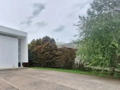 Casa 4 ambientes con 4 baños