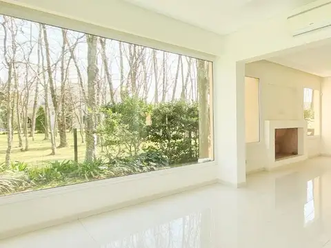 Casa en venta en Estancias Golf, Pilar.