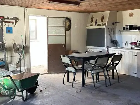 Casa 4 ambientes con 2 baños