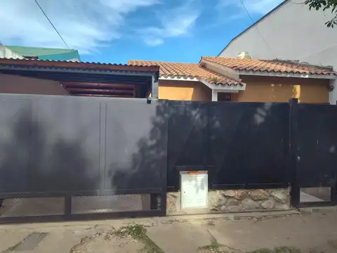 Casa en venta en Funes en excelente zona