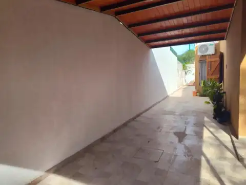 Casa en venta en Funes en excelente zona