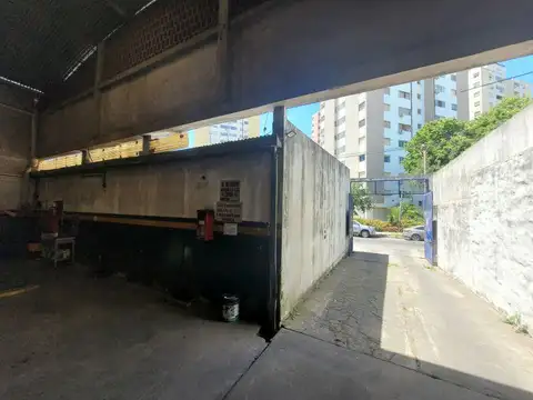 Cochera en Venta de 40  mts largo x 14  mts ancho