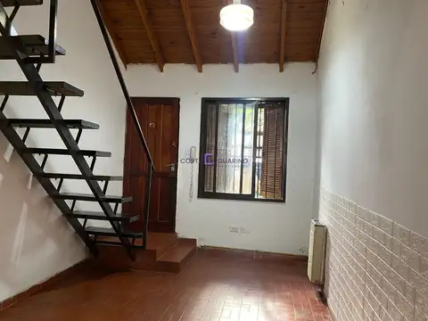 Casa 2 ambientes con 1 baño