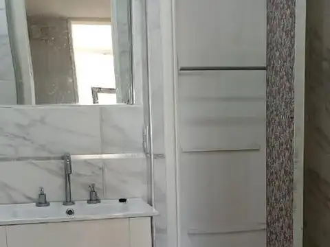 2  Ambientes con balcon al frente