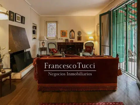 Casa en Venta con 4 cocheras