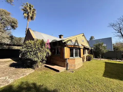 Casa en Alquiler con 6 cocheras