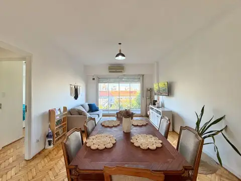 Venta 3 ambientes reciclado con balcón Flores