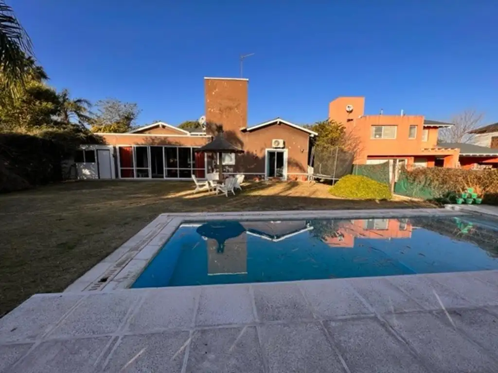 Casa en Alquiler - 3 dormitorios -