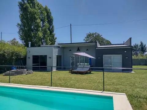 VIVIENDA UNIFAMILIAR DE 100M2 CUBIERTOS EN EL BARRIO PARQUE YRIGOYEN, CALLE FORTÍN - FICHA 9934