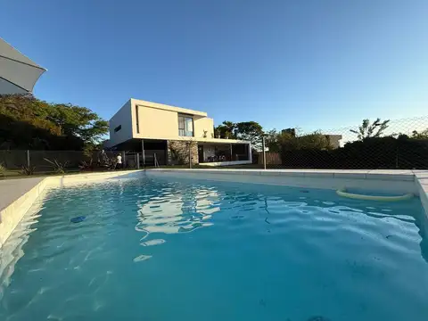 Alquiler La Serena Casa de Diseño 4 dorm Mendiolaza