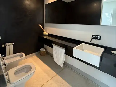 Casa 5 ambientes con 3 baños