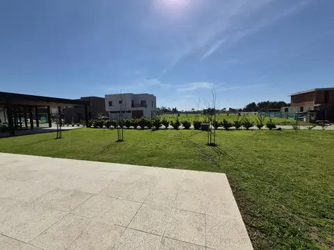 BARRIO CERRADO EL OLIVAR PILAR