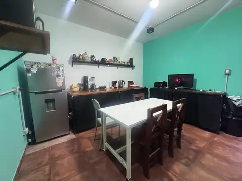 Casa 4 ambientes con 1 baño
