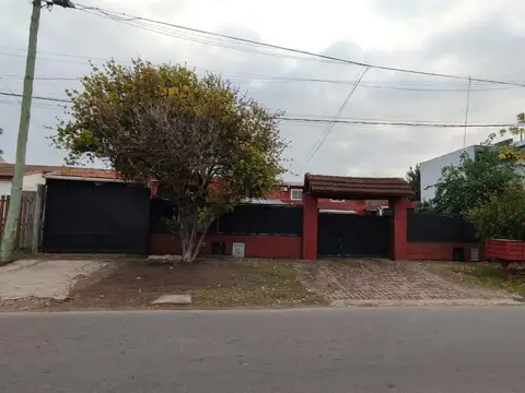 Complejo de dúplex en venta - 9 Dormitorios 6 Baños - 666Mts2- Villa Elisa