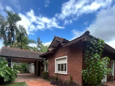 Casa 5 ambientes con 3 baños
