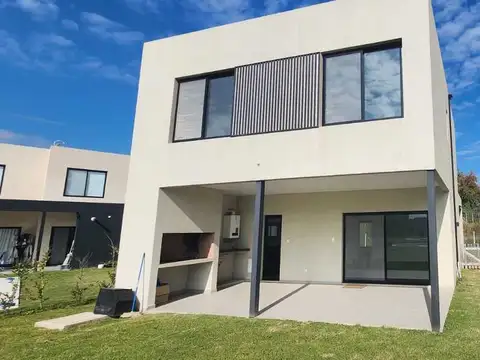 Casa en Alquiler en Countries y Barrios Cerrados en Manzanares, USD 1.500