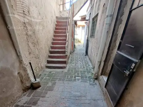 Venta - Casa con 3 Viviendas de 3 Ambientes y Taller - General San Martin, Zona Norte