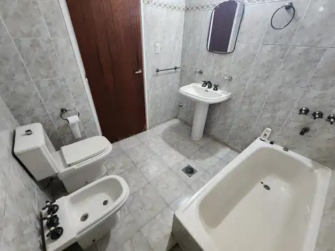 CASA DE 2 DOR EN PLANTA ALTA EN BARRIO FOMENTO