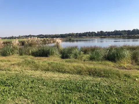 Terreno a la laguna en Naudir Delta. Escobar