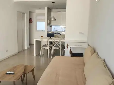 2Amb,5to, Blcon,SUM,Parr, Laundry,Gym, Pileta46,44 mts,COCH!