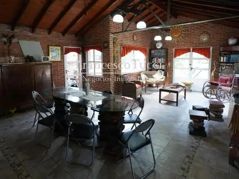 Casa 5 ambientes con 2 baños