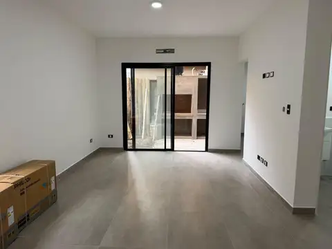 Depto Tipo Casa en Alquiler con 1 cochera