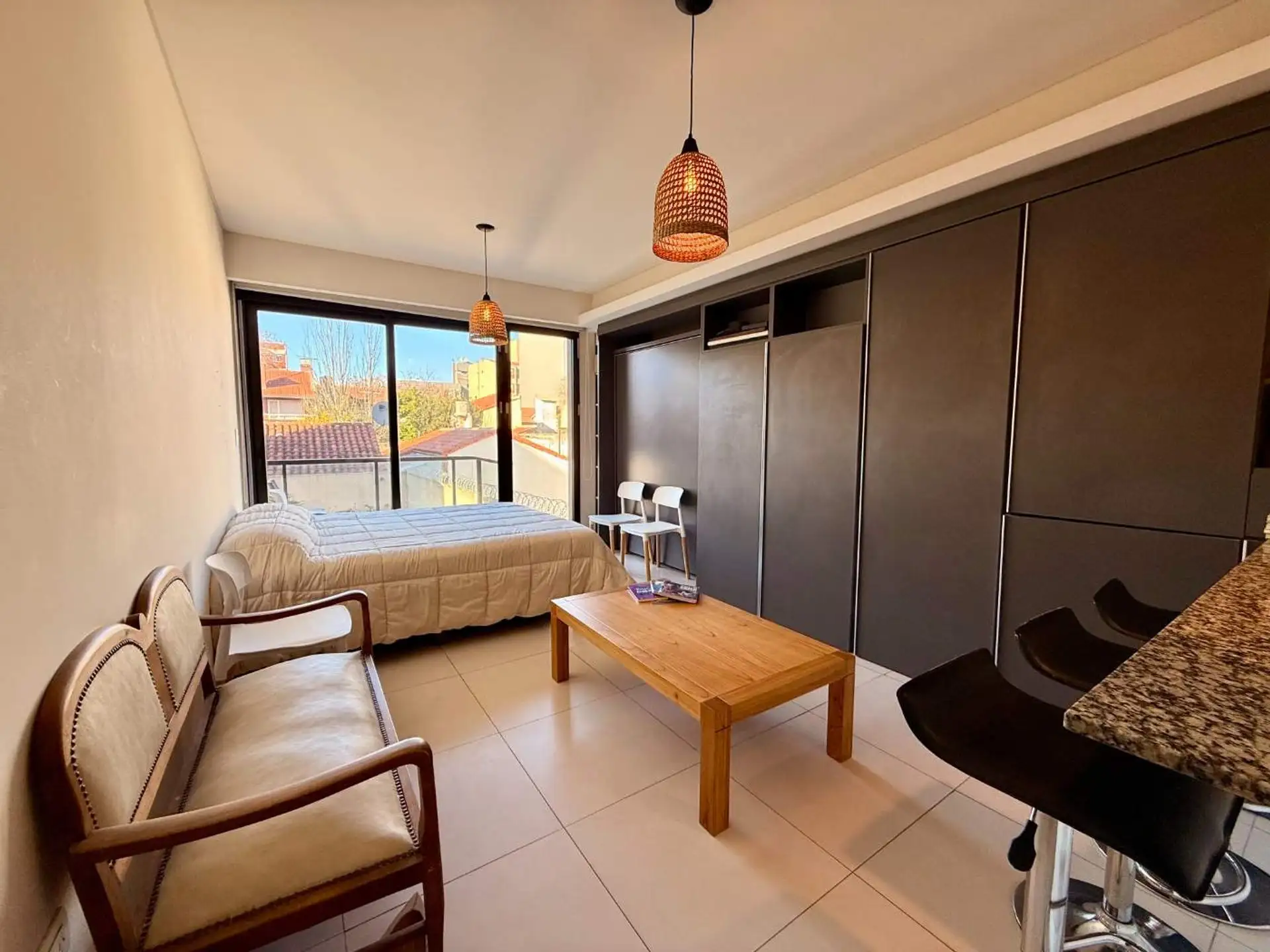 Venta monoambiente con balcón - financiación