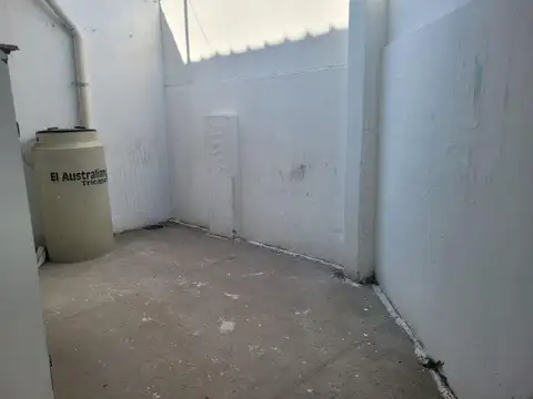 Casa 2 ambientes con 1 baño