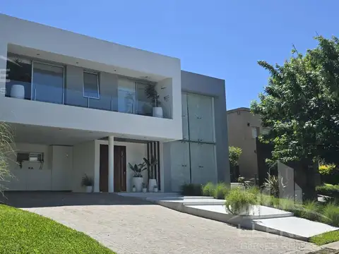 Casa 4 ambientes con pileta en alquiler semiamoblada - Fincas de Iraola II